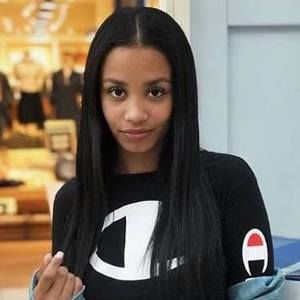 Meet your Posher, Noelle